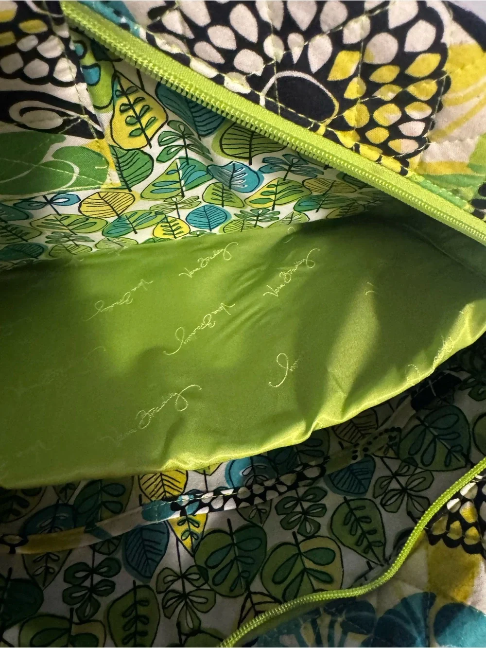 Vera Bradley Retired LIME’S UP Messenger/Lap Top Bag Green/Yellow/ White Padded
